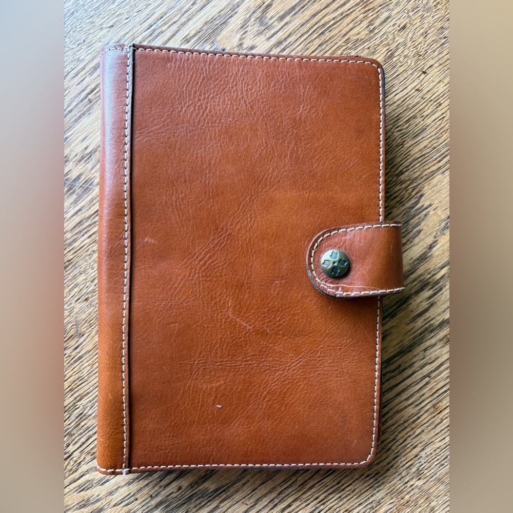 Patricia Nash agenda, leather heritage organizer. Chieti Model with snap
